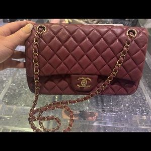 Authentic CHANEL Classic Flap Bag w Gold Chain